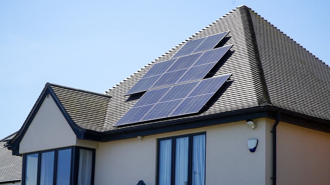 Photovoltaik-Anlage auf einem Hausdach